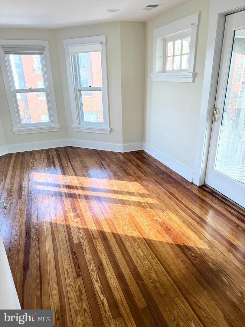 3390 Urbana Pike #suite 2 Property Photo 4