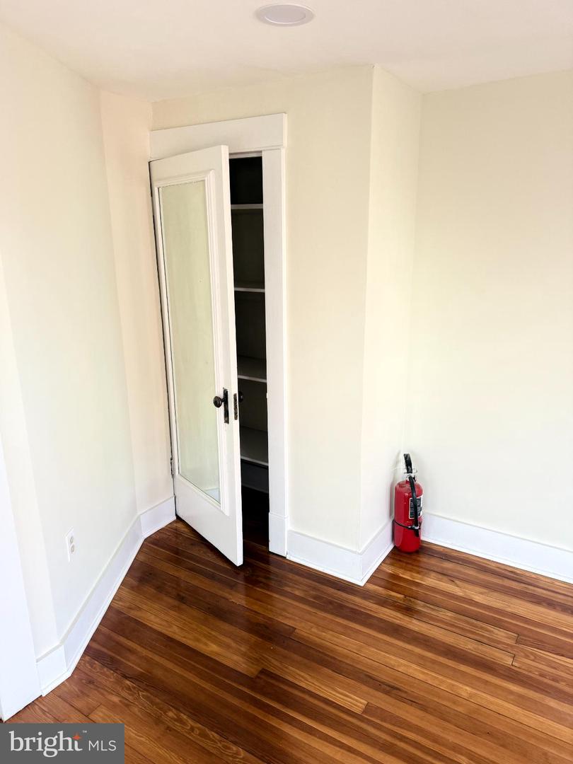 3390 Urbana Pike #suite 2 Property Photo 7