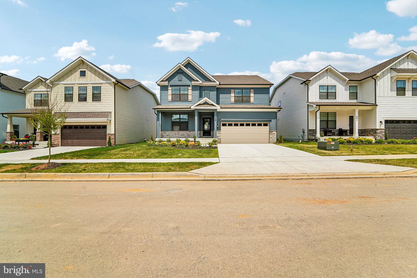 455 ENSEMBLE WAY Property Photo 1