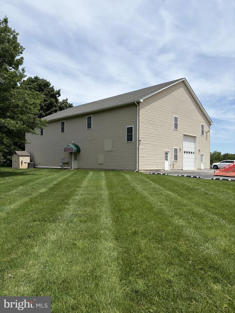 6008 Fair Oaks Dr Property Photo 3