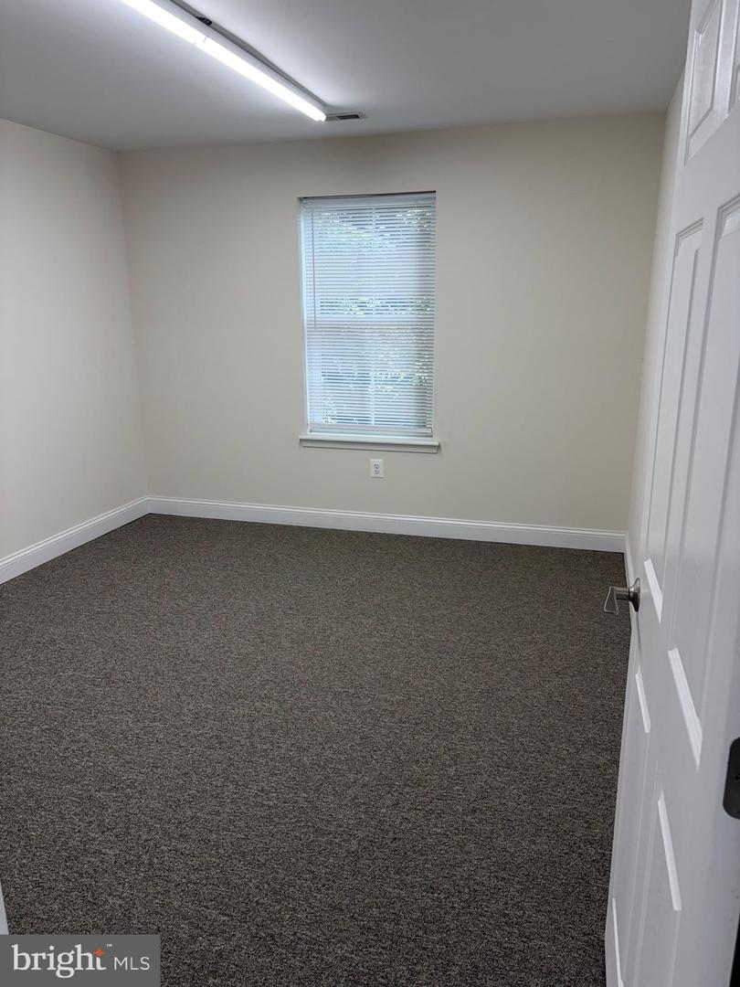 6008 Fair Oaks Dr Property Photo 11