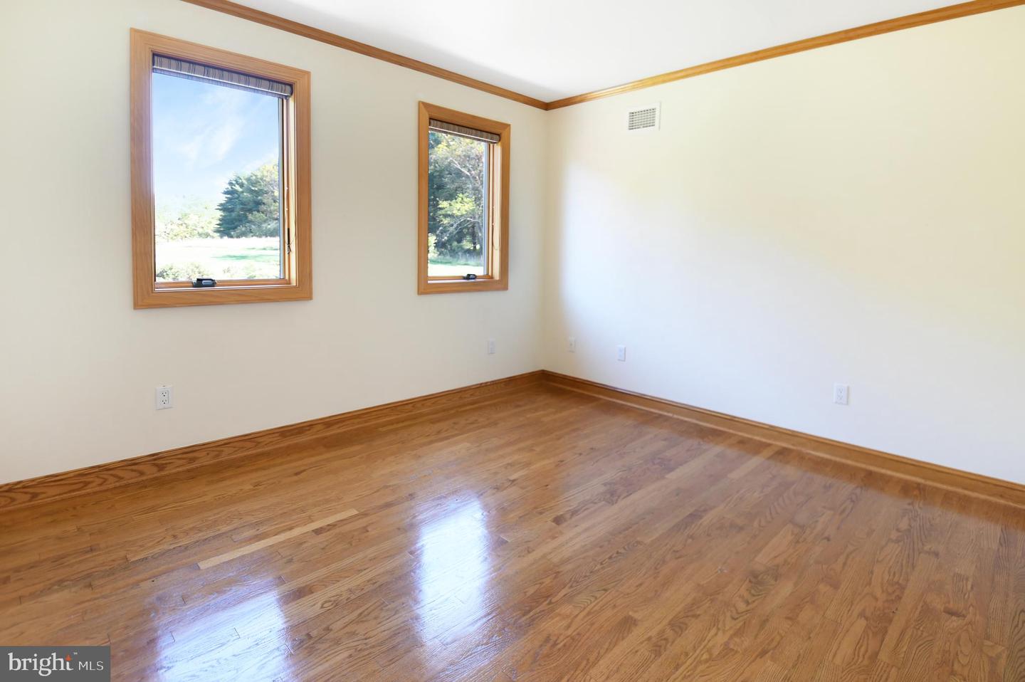 1402 Thurston Rd Property Photo 29