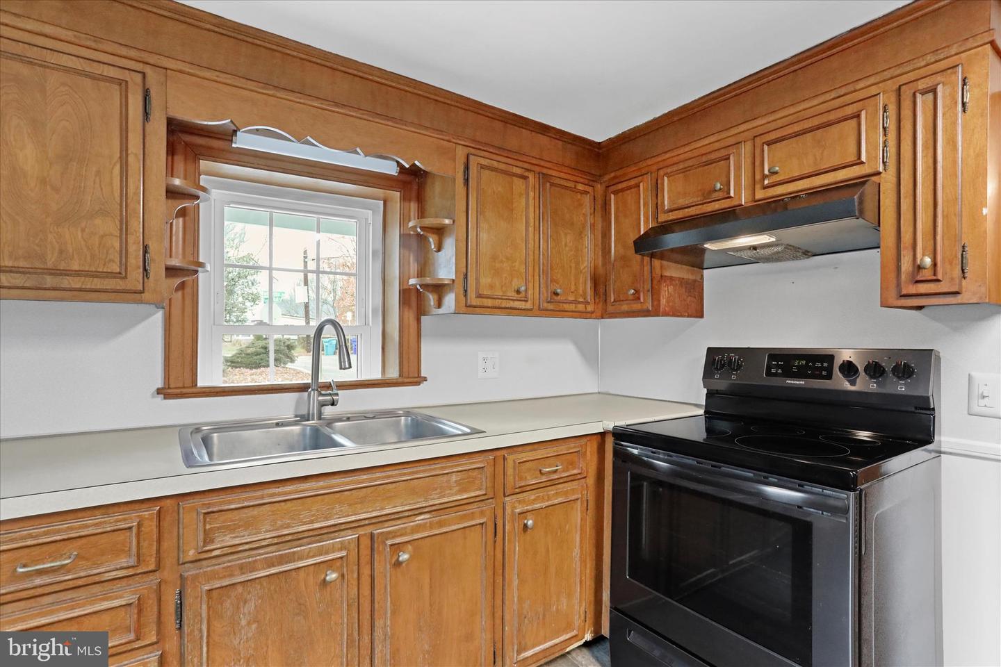 12487-a Property Photo 10