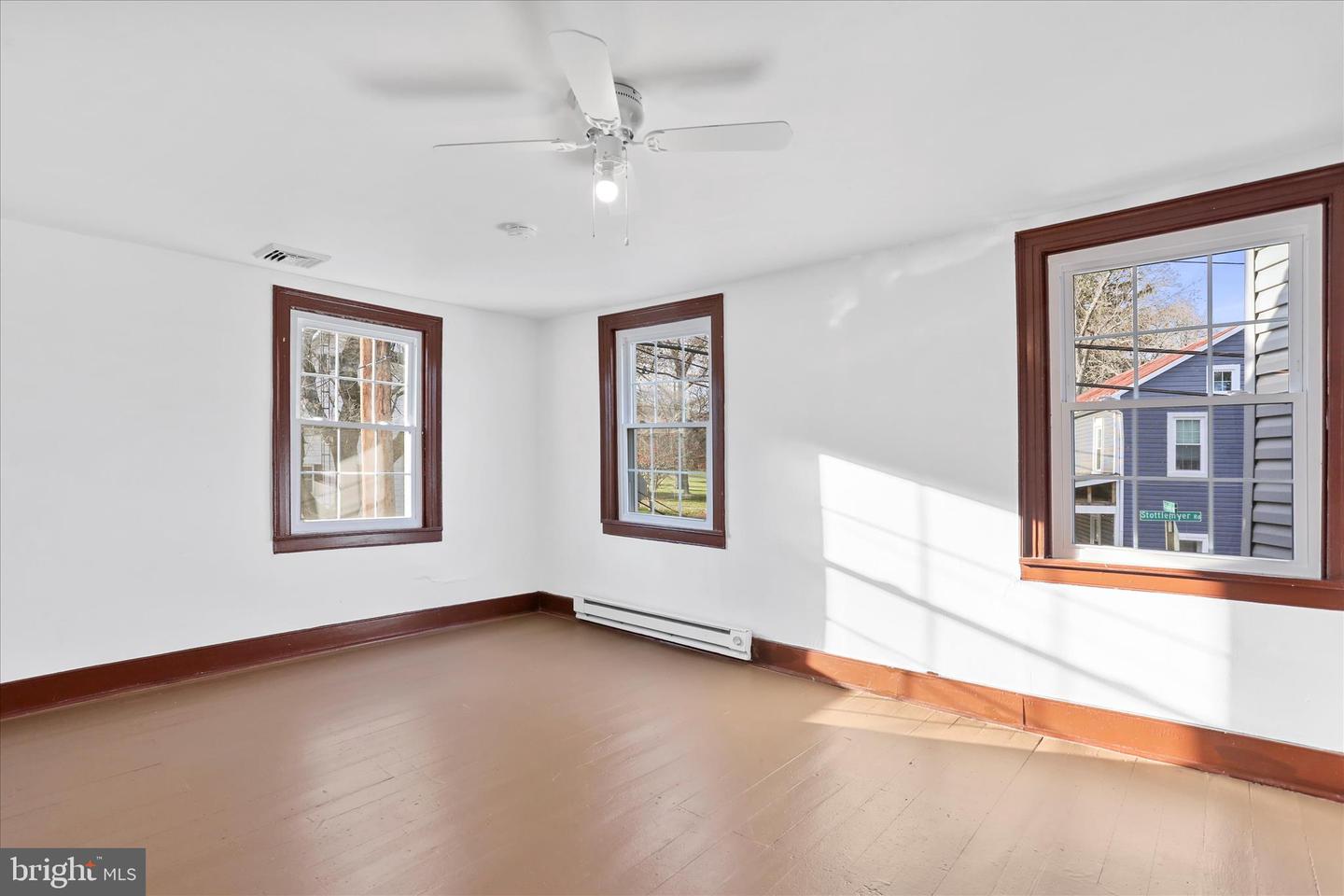 12487-a Property Photo 17