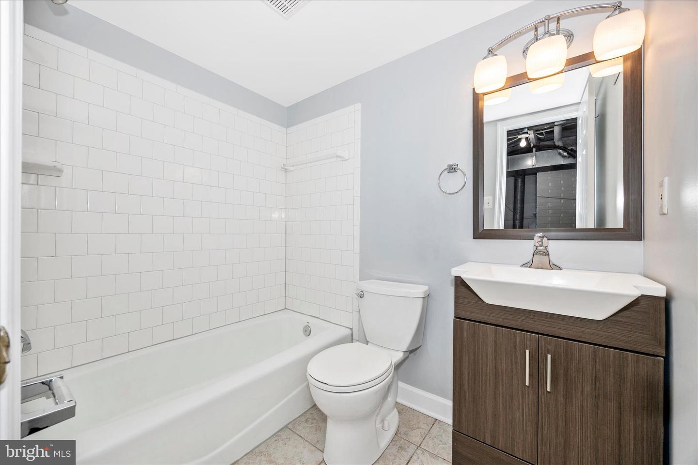 2780 Adams St Property Photo 16