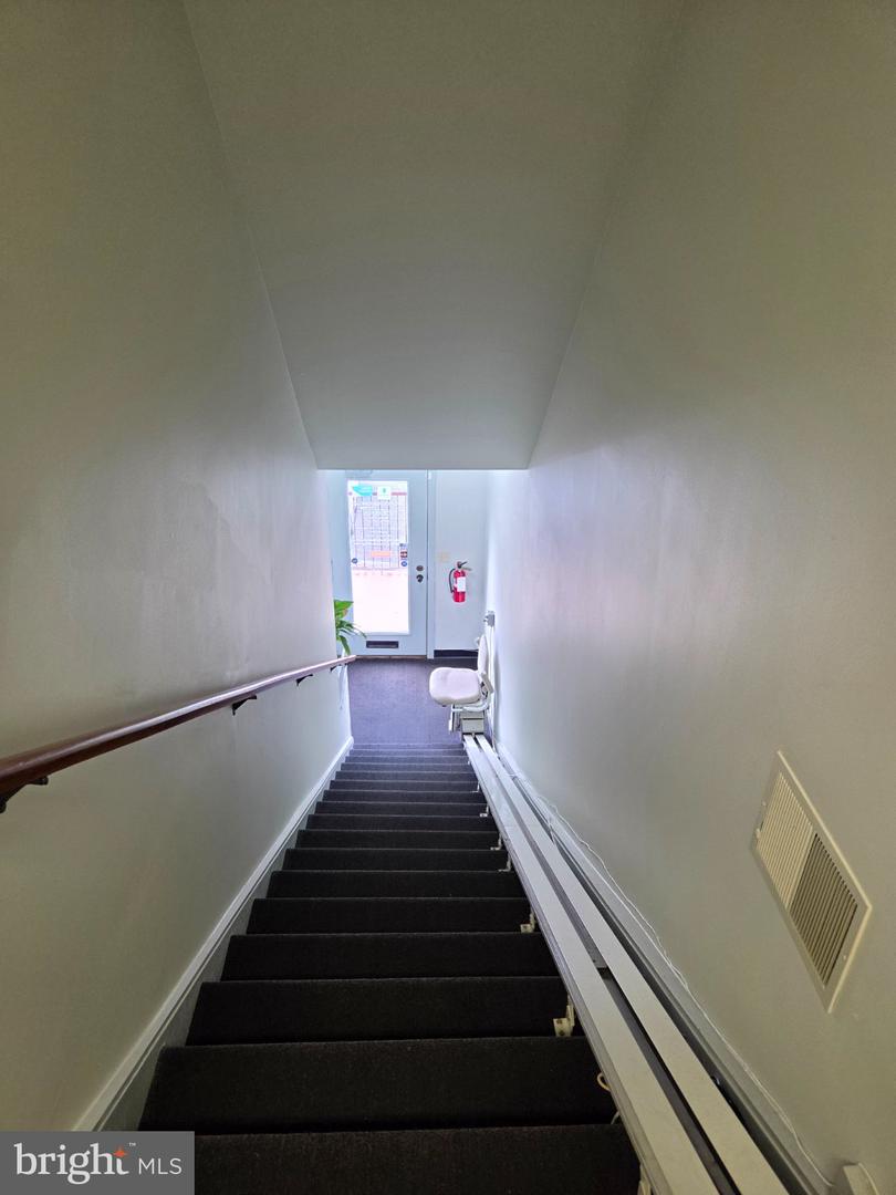 174 Thomas Johnson Dr #201l Property Photo 3
