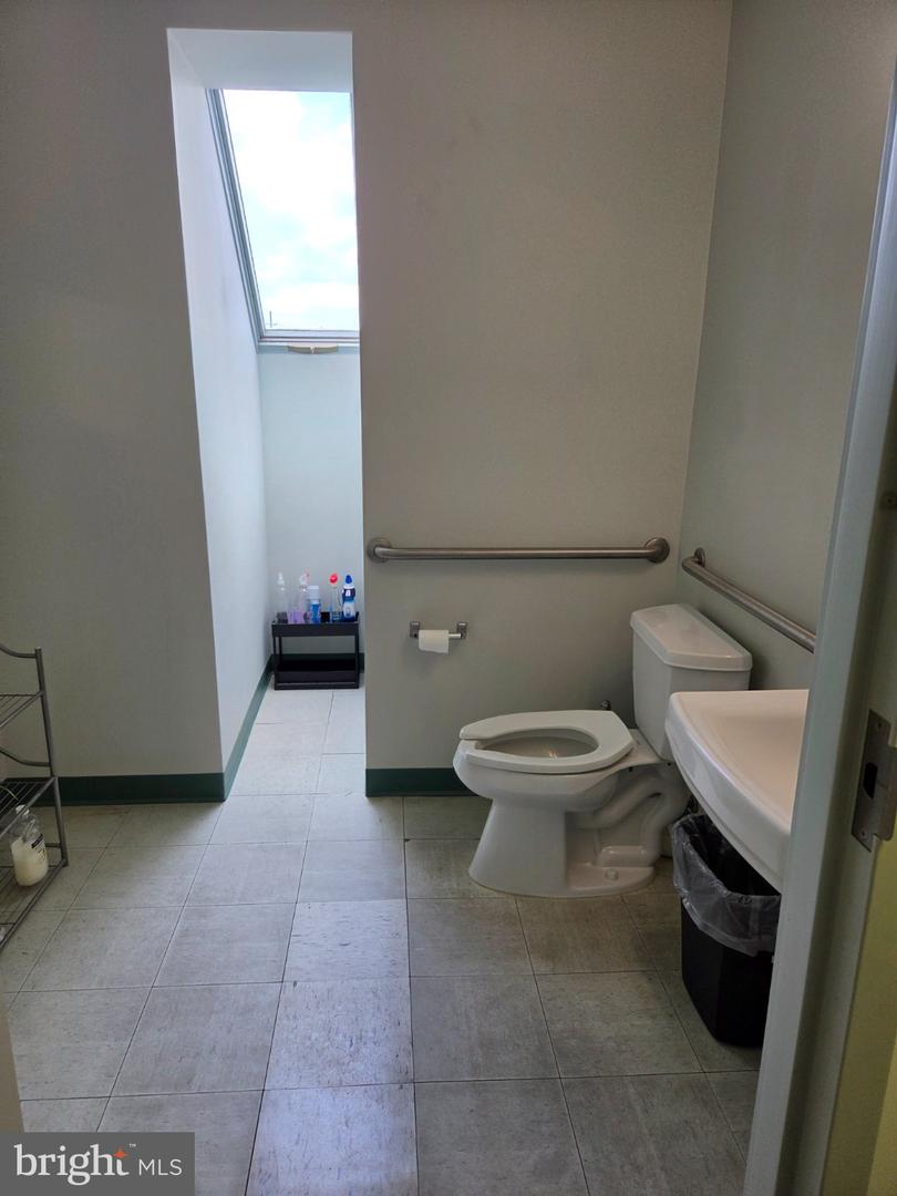 174 Thomas Johnson Dr #201l Property Photo 6
