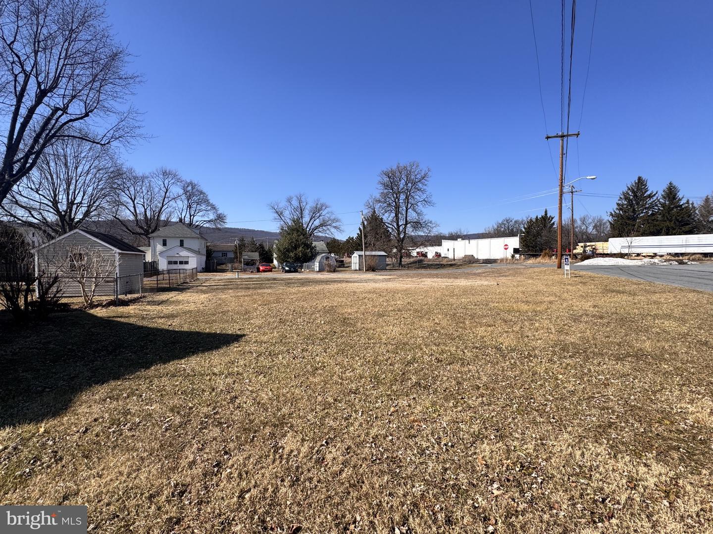 33 Walnut Property Photo 3