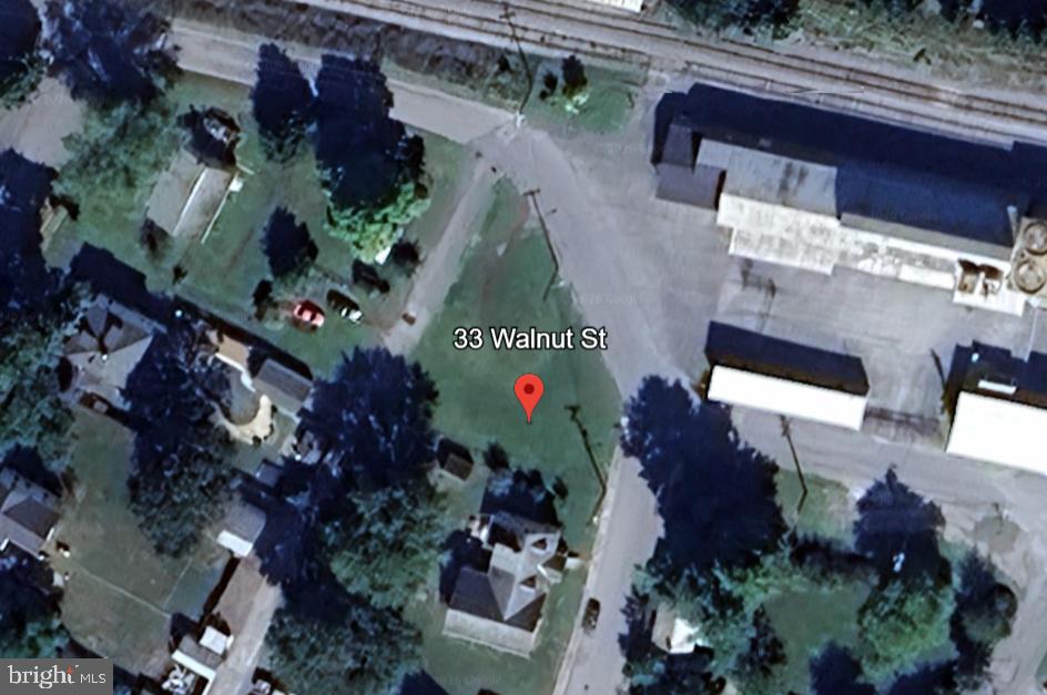 33 Walnut Property Photo 10