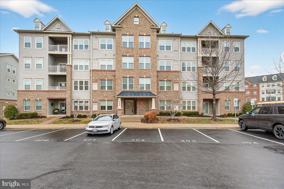 6490 CALVERTON DR #201 Property Photo 1