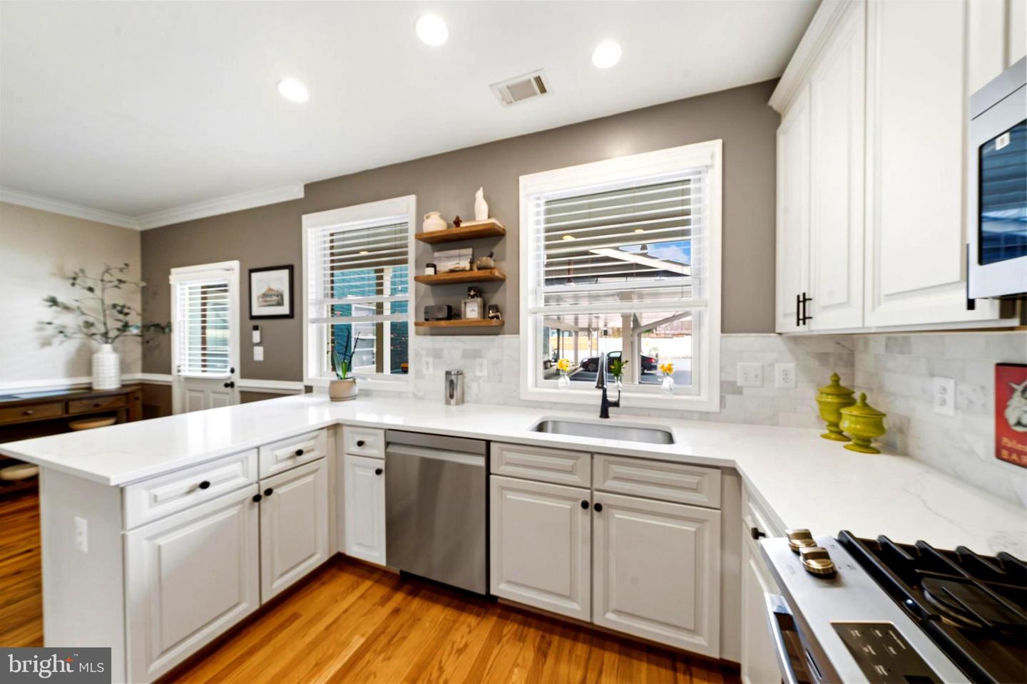 127 S Market St Property Photo 8