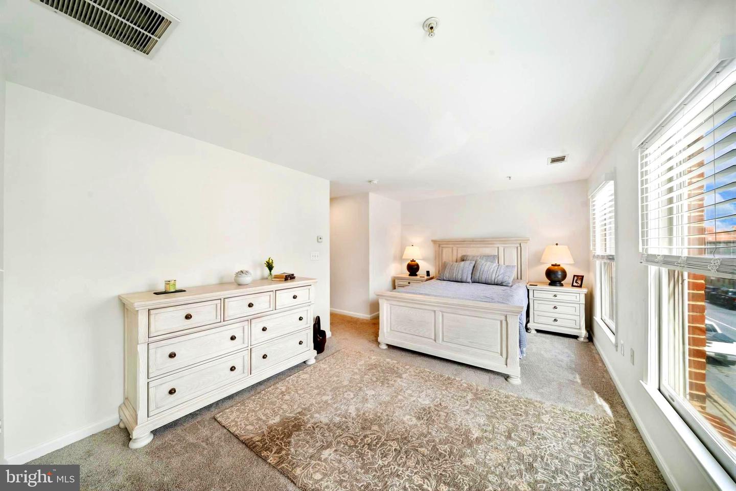 127 S Market St Property Photo 14