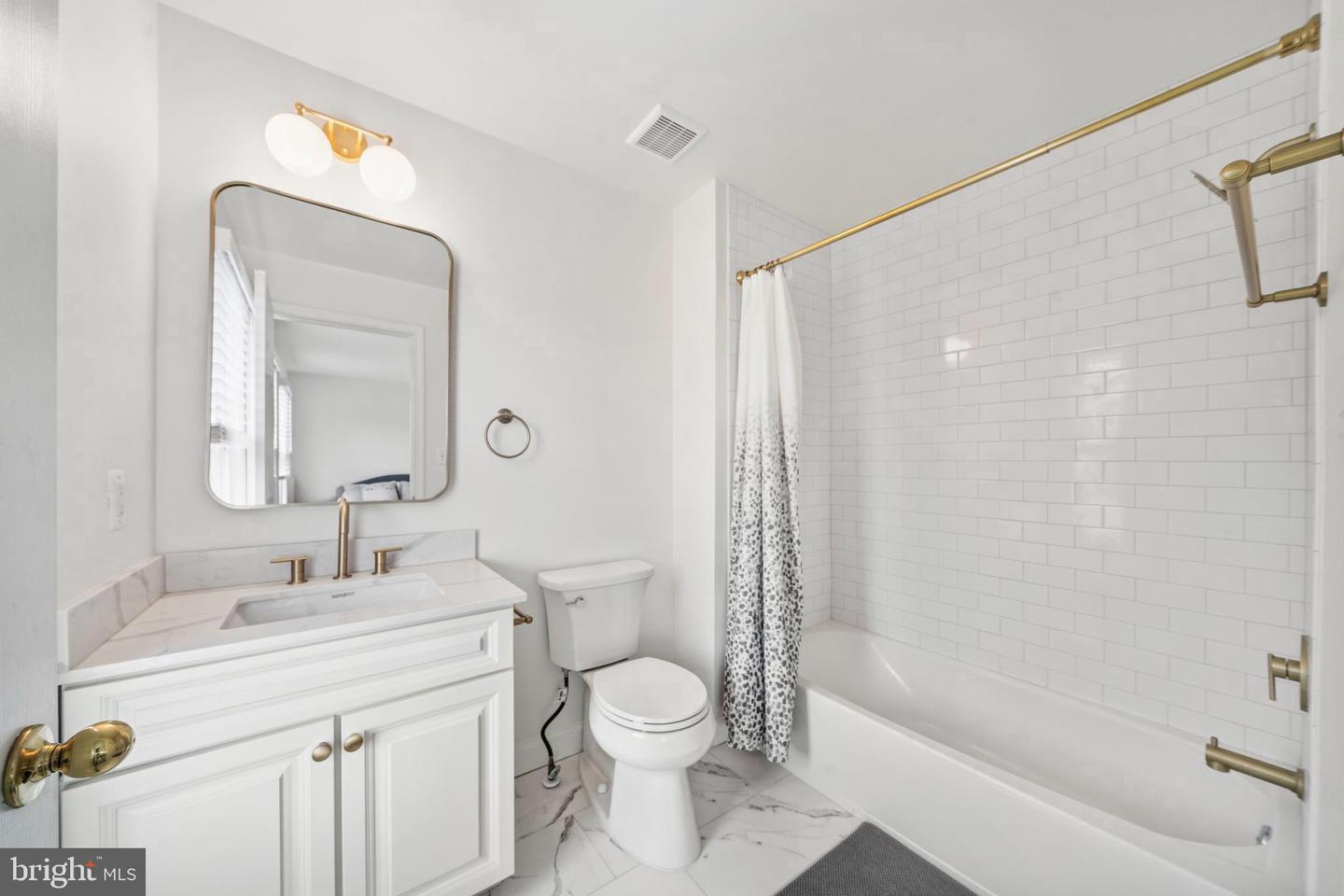 127 S Market St Property Photo 22