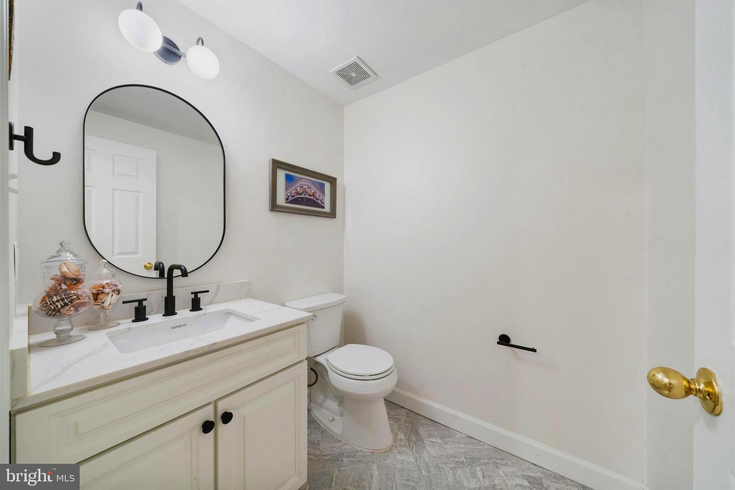 127 S Market St Property Photo 29