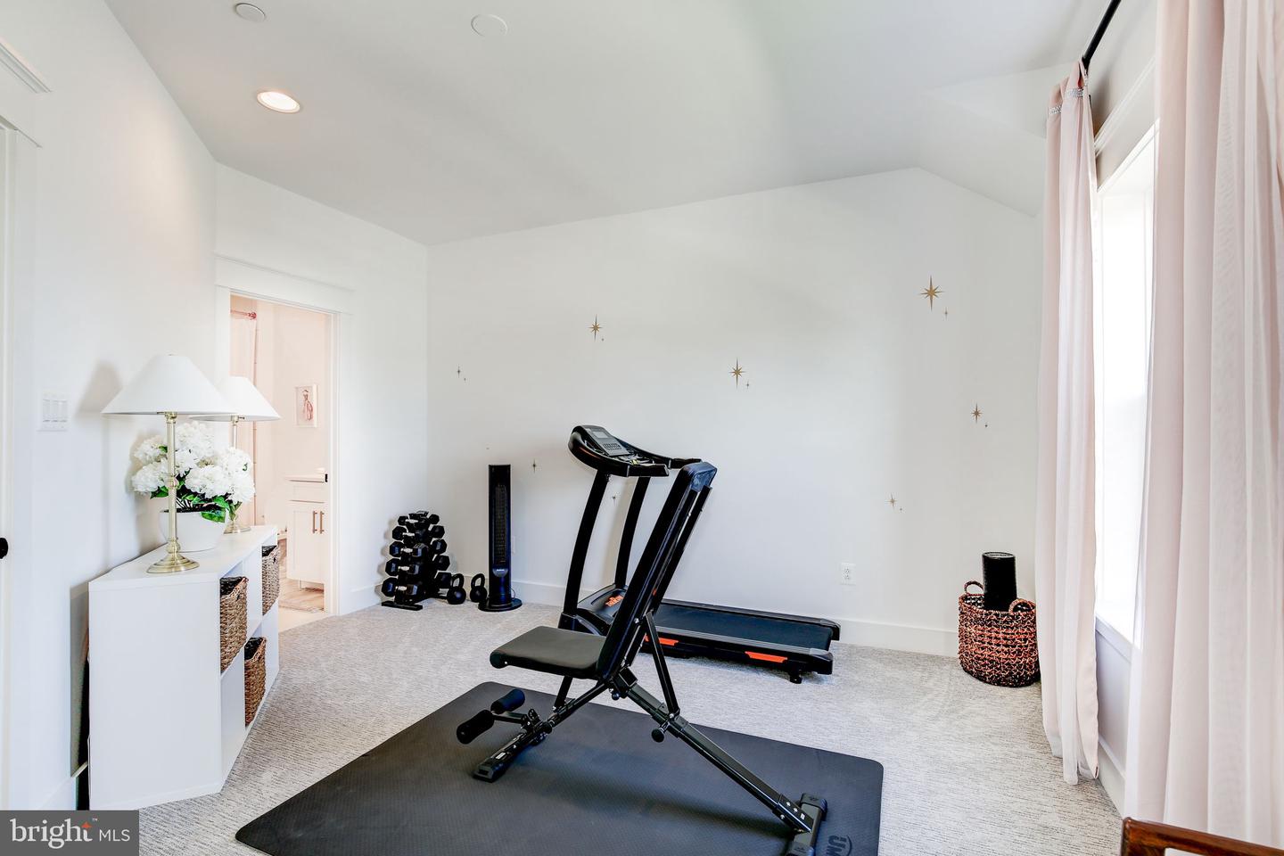 2728 Hillfield Dr Property Photo 43