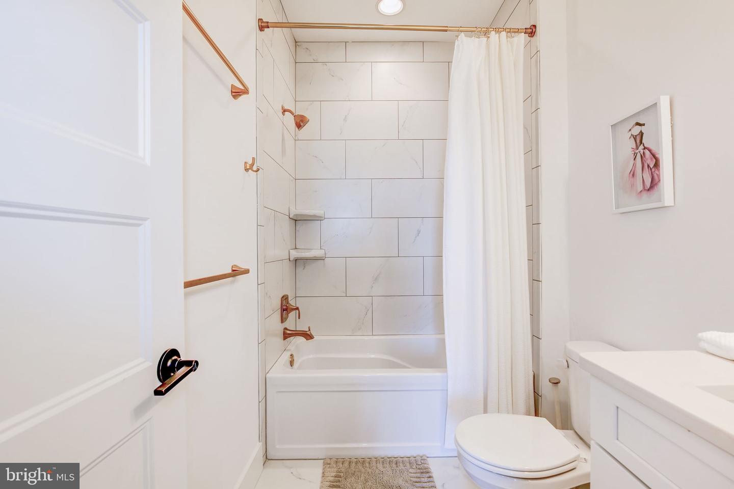 2728 Hillfield Dr Property Photo 44
