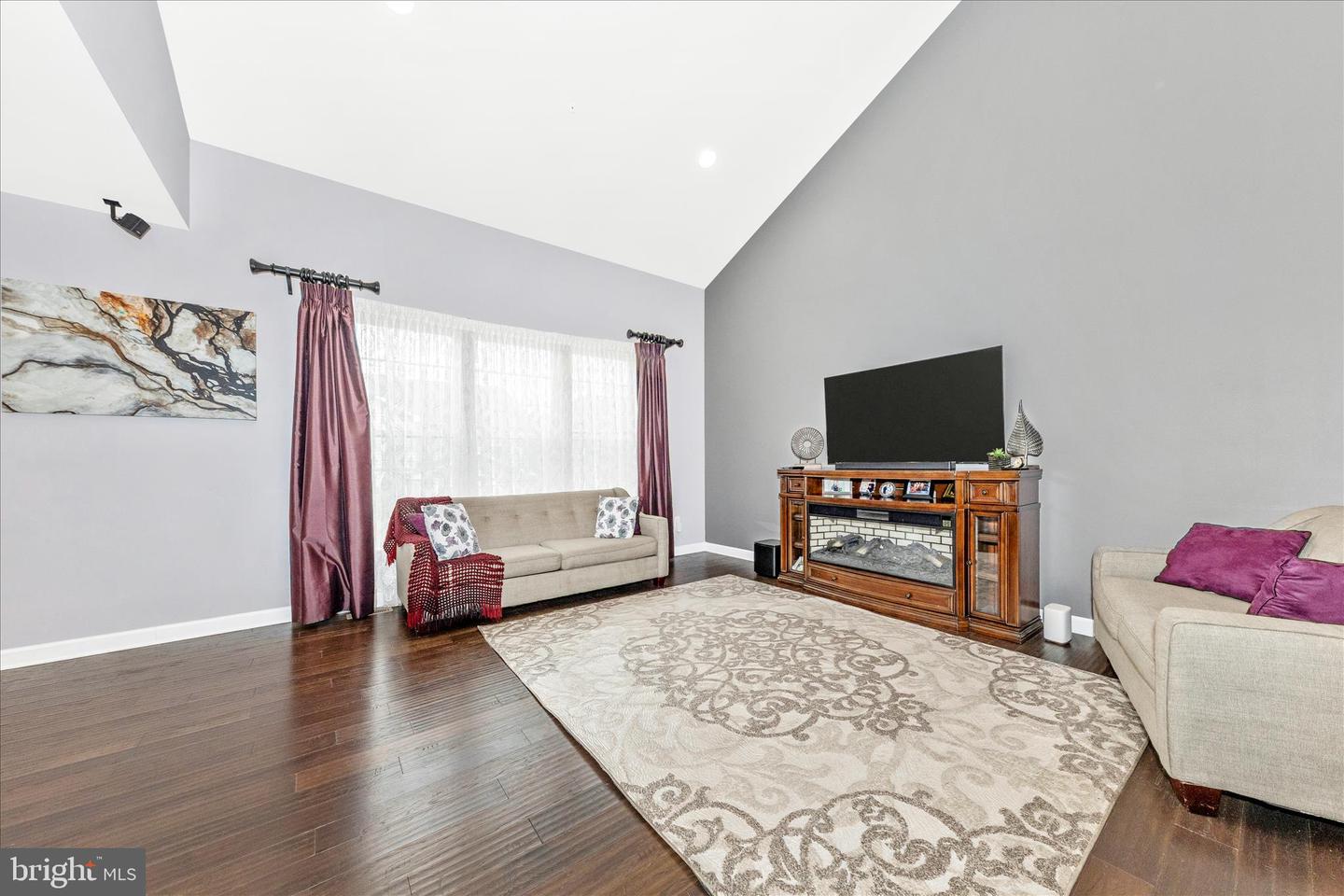 825 Holden Rd Property Photo 5