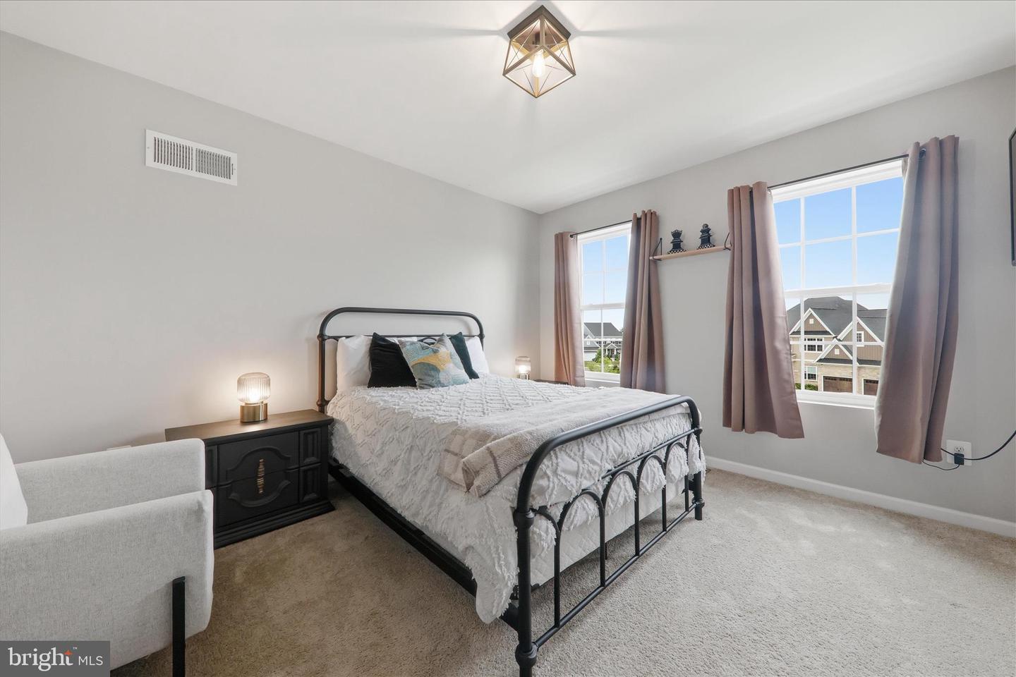1621 Hobble Trl Property Photo 22