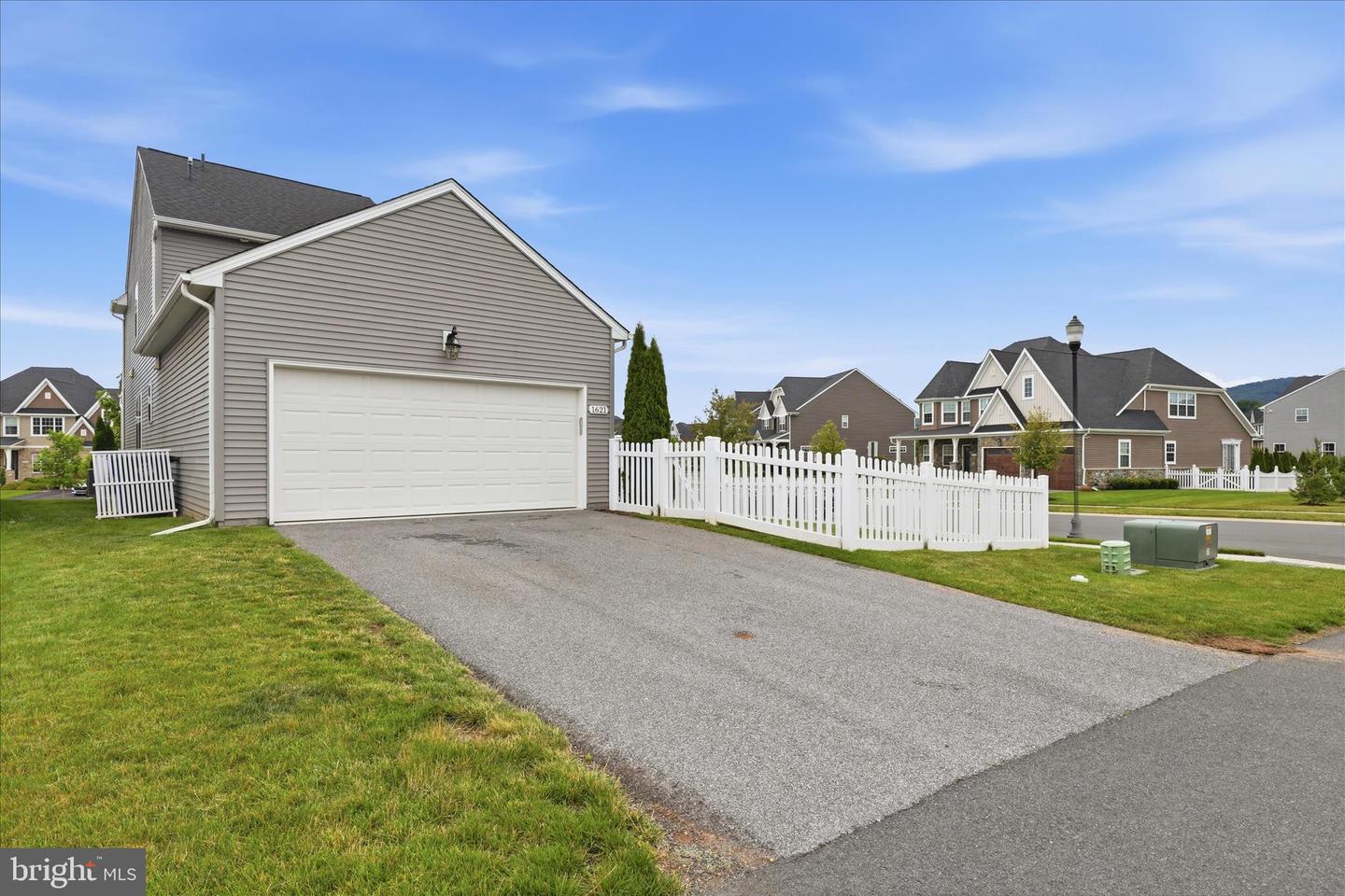 1621 Hobble Trl Property Photo 44