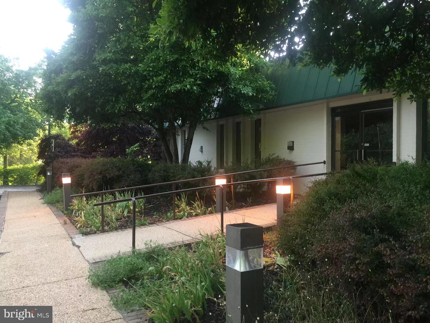 2502 Urbana Pike Property Photo 1