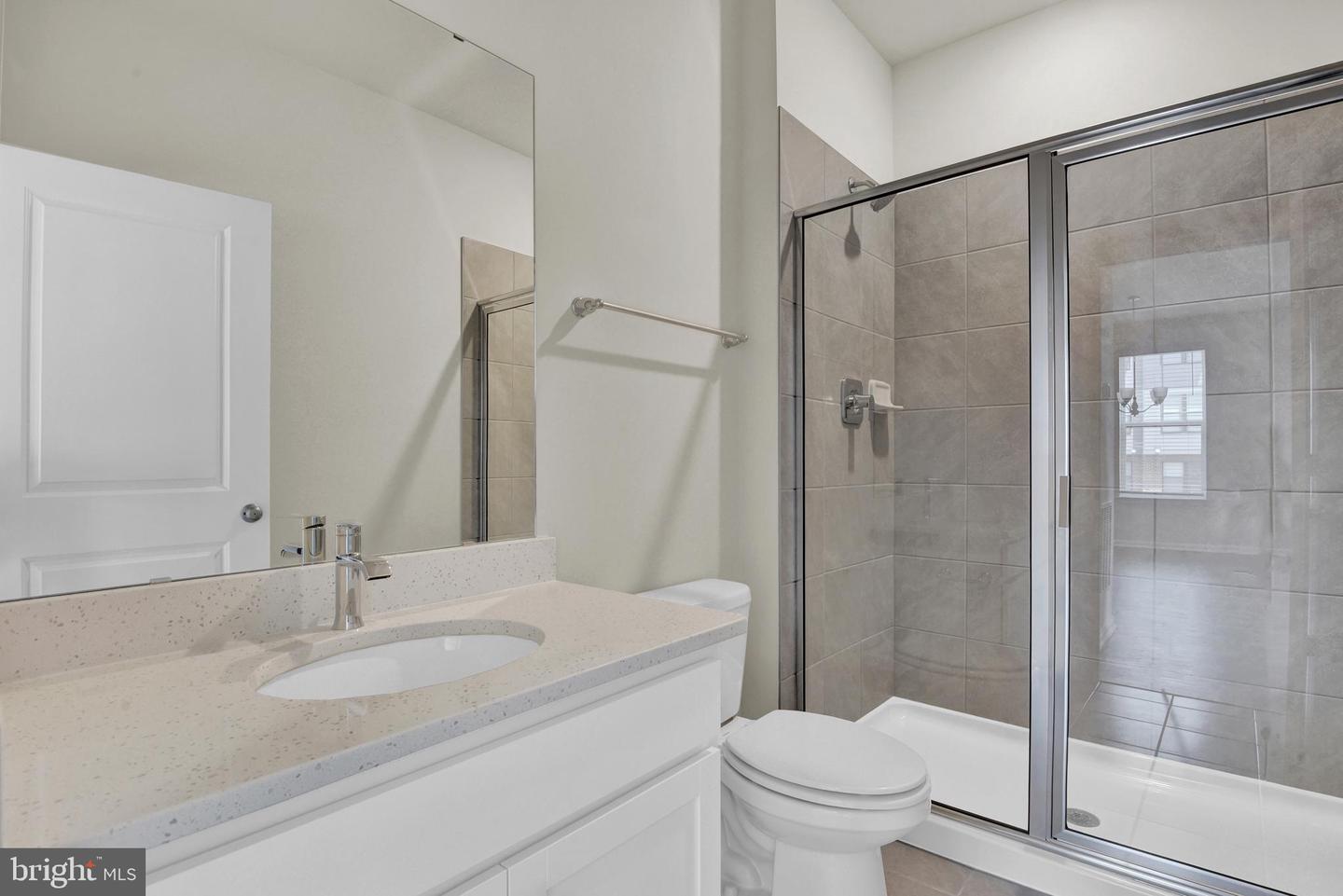 454 Hanson St Property Photo 12