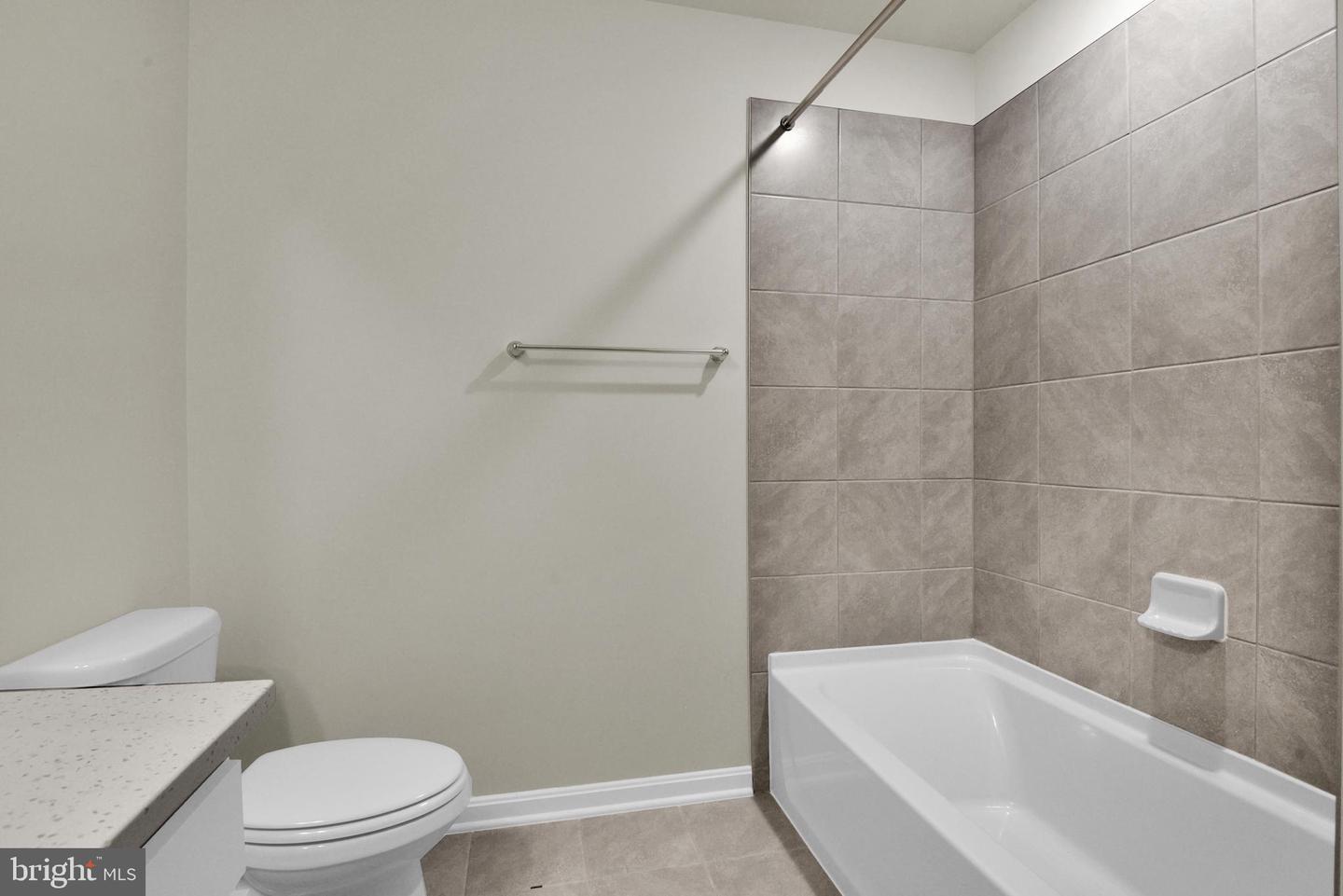 454 Hanson St Property Photo 18