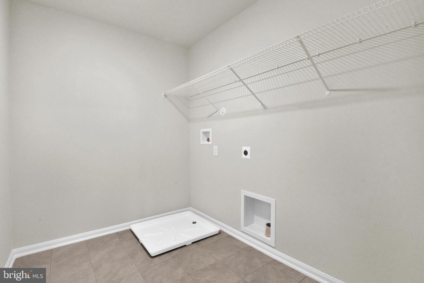 454 Hanson St Property Photo 19