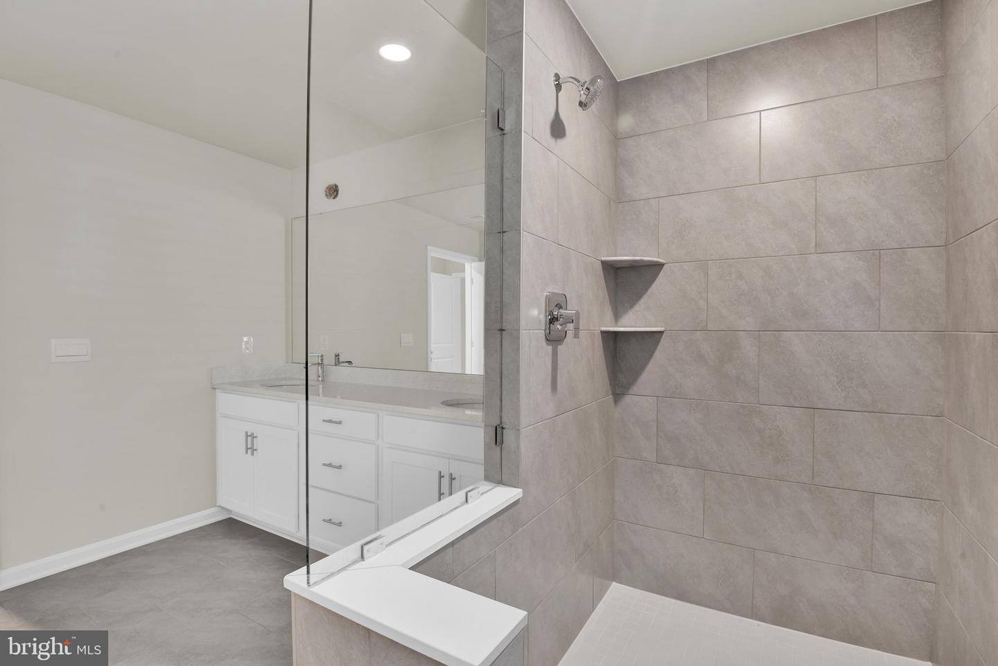 454 Hanson St Property Photo 27