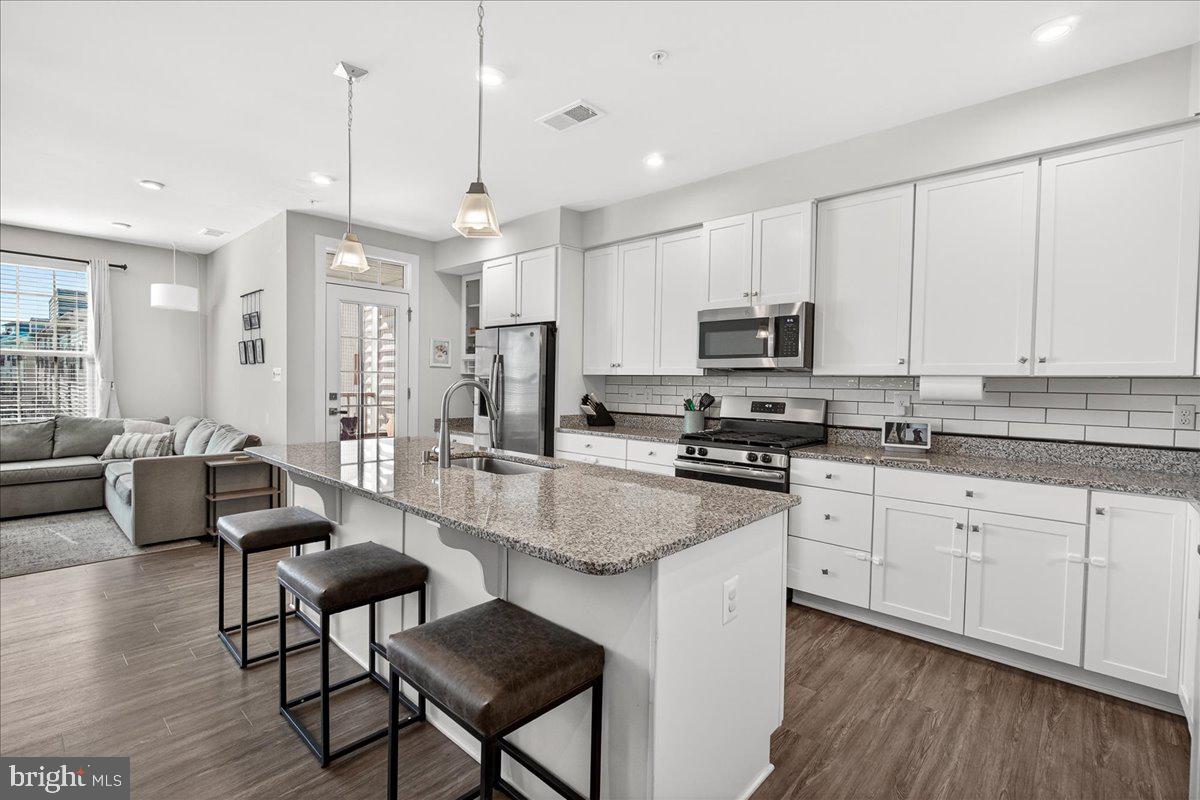 10115 Fosset St Property Photo 10