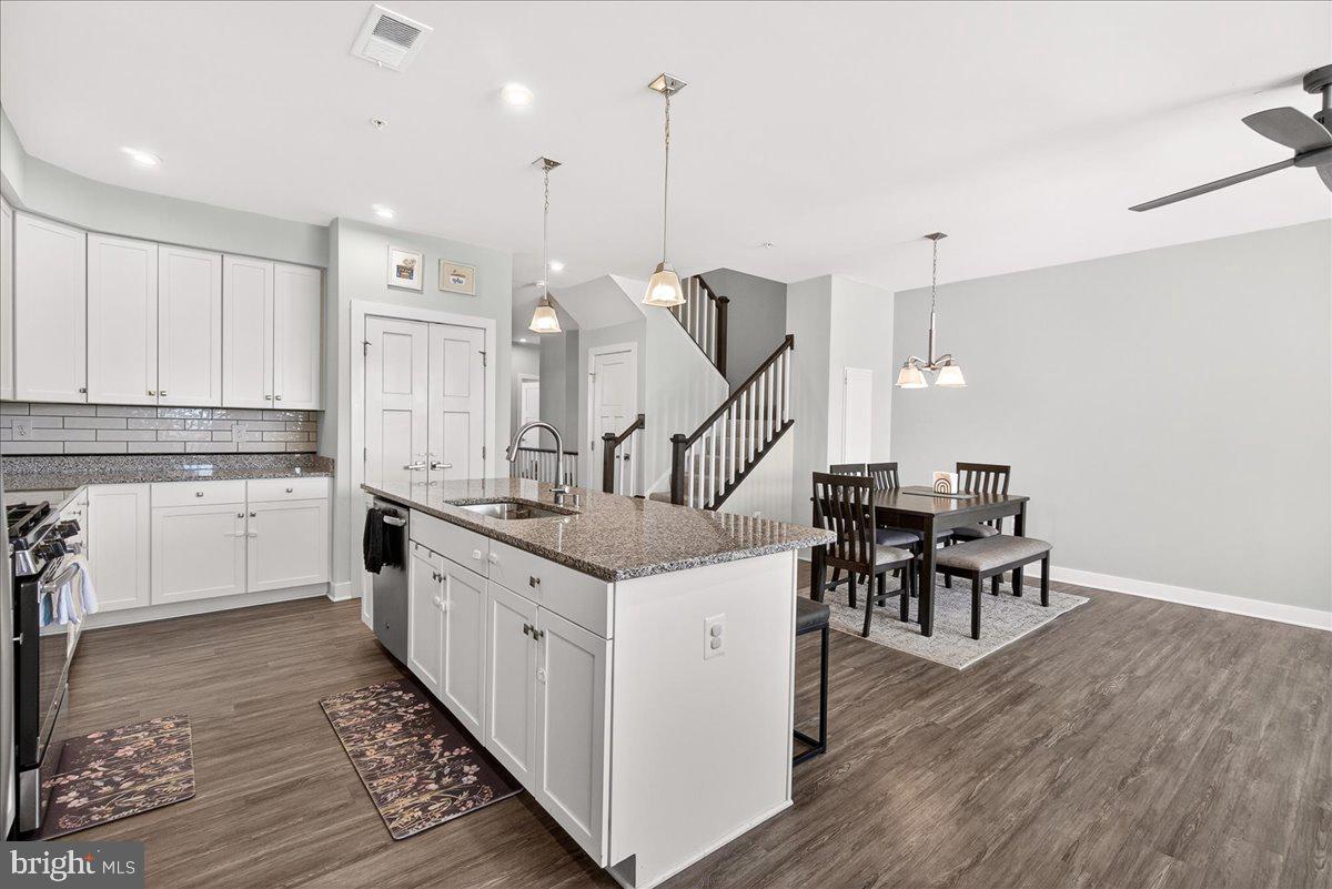 10115 Fosset St Property Photo 11