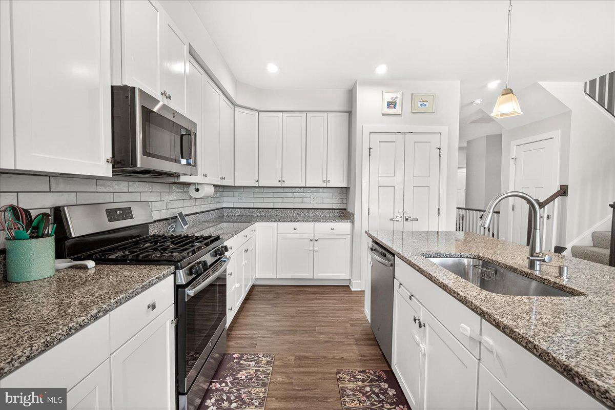 10115 Fosset St Property Photo 12