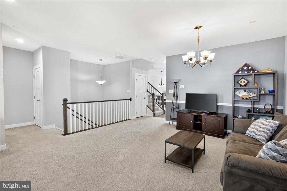 10115 Fosset St Property Photo 16