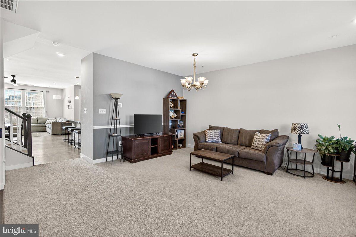 10115 Fosset St Property Photo 17