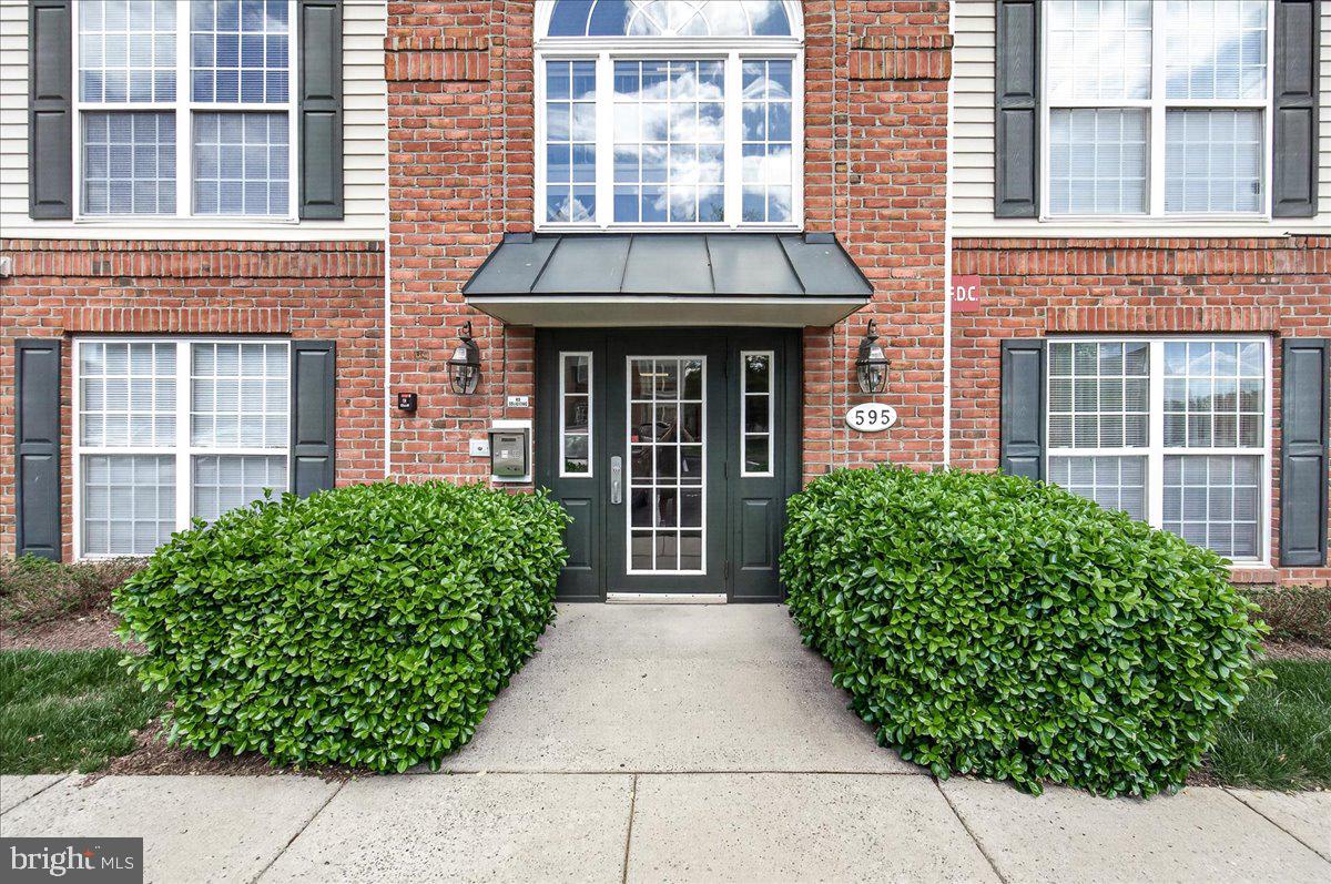 595 Cawley Dr #4 3c Property Photo 3