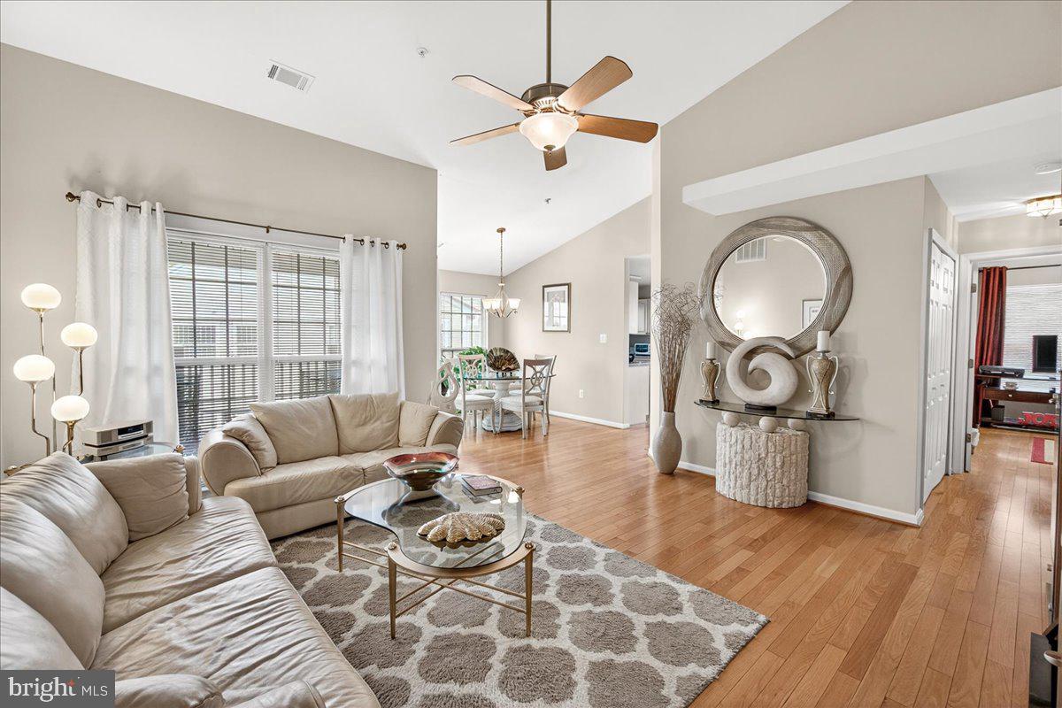 595 Cawley Dr #4 3c Property Photo 8