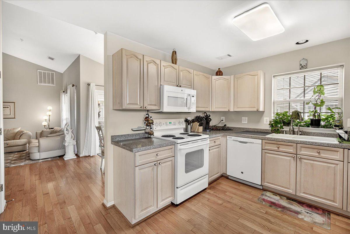 595 Cawley Dr #4 3c Property Photo 14