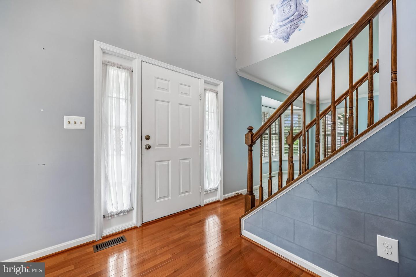 6610 Commodore Ct Property Photo 5