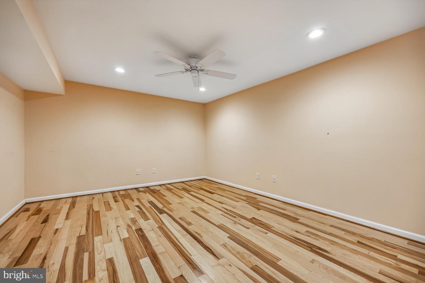 6610 Commodore Ct Property Photo 41