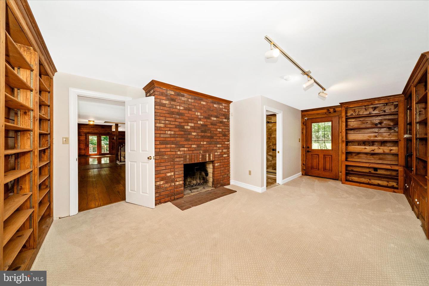 4509 Shaff Ln Property Photo 16