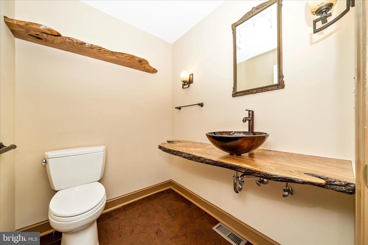 4509 Shaff Ln Property Photo 18