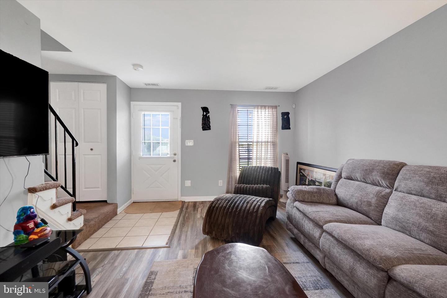 1112 Providence Ct Property Photo 2