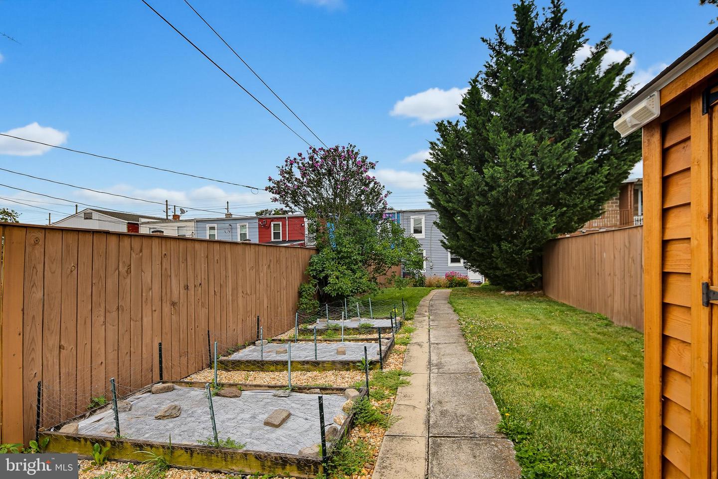 225 5th St E Property Photo 40