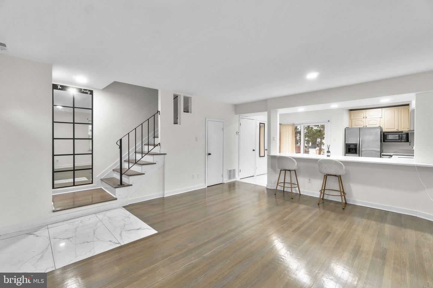 12 Coats Bridge Pl #2f Property Photo 1