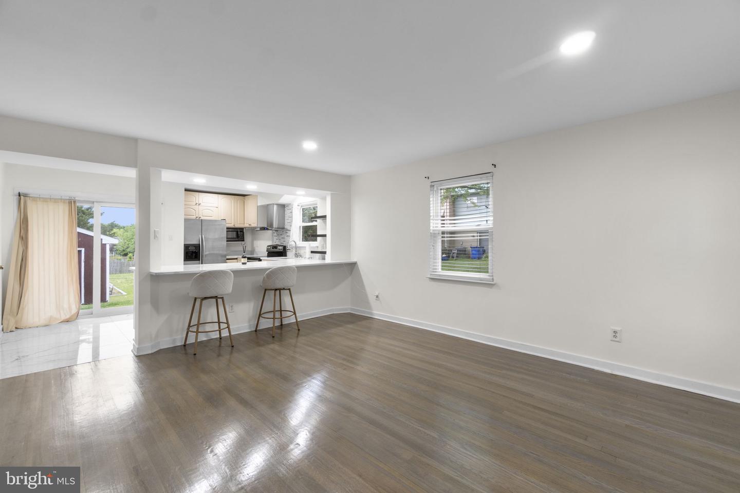 12 Coats Bridge Pl #2f Property Photo 4