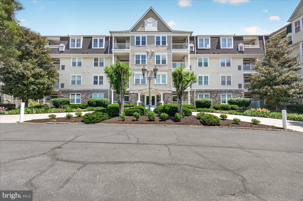 2500 WATERSIDE DR #103 Property Photo 1