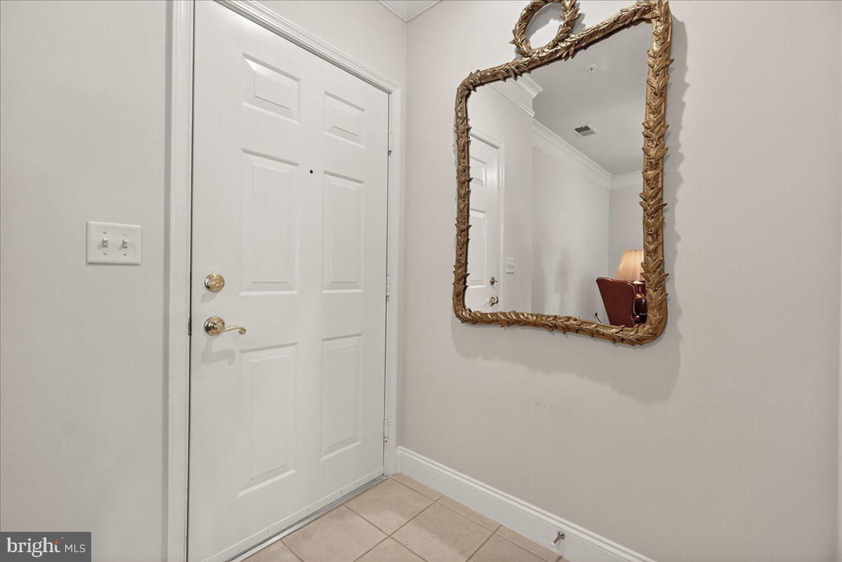 2500 Waterside Dr #103 Property Photo 2