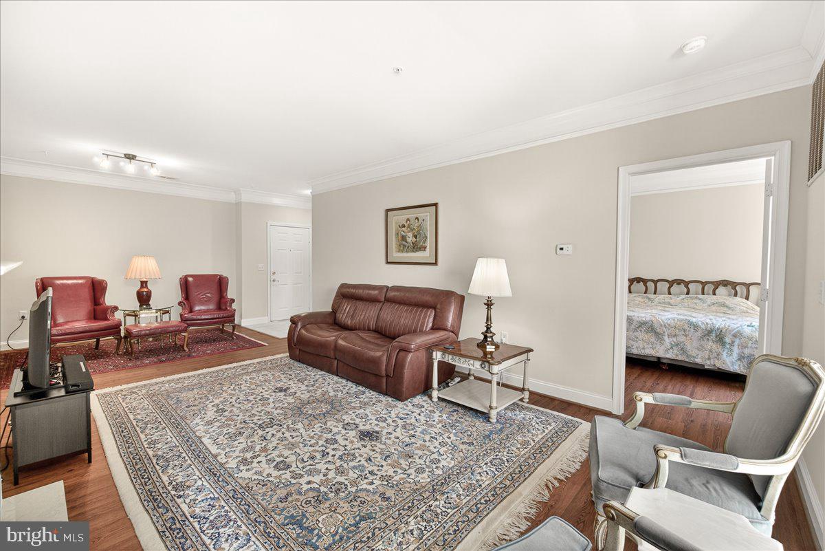 2500 Waterside Dr #103 Property Photo 3