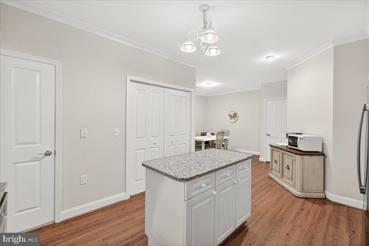 2500 Waterside Dr #103 Property Photo 12