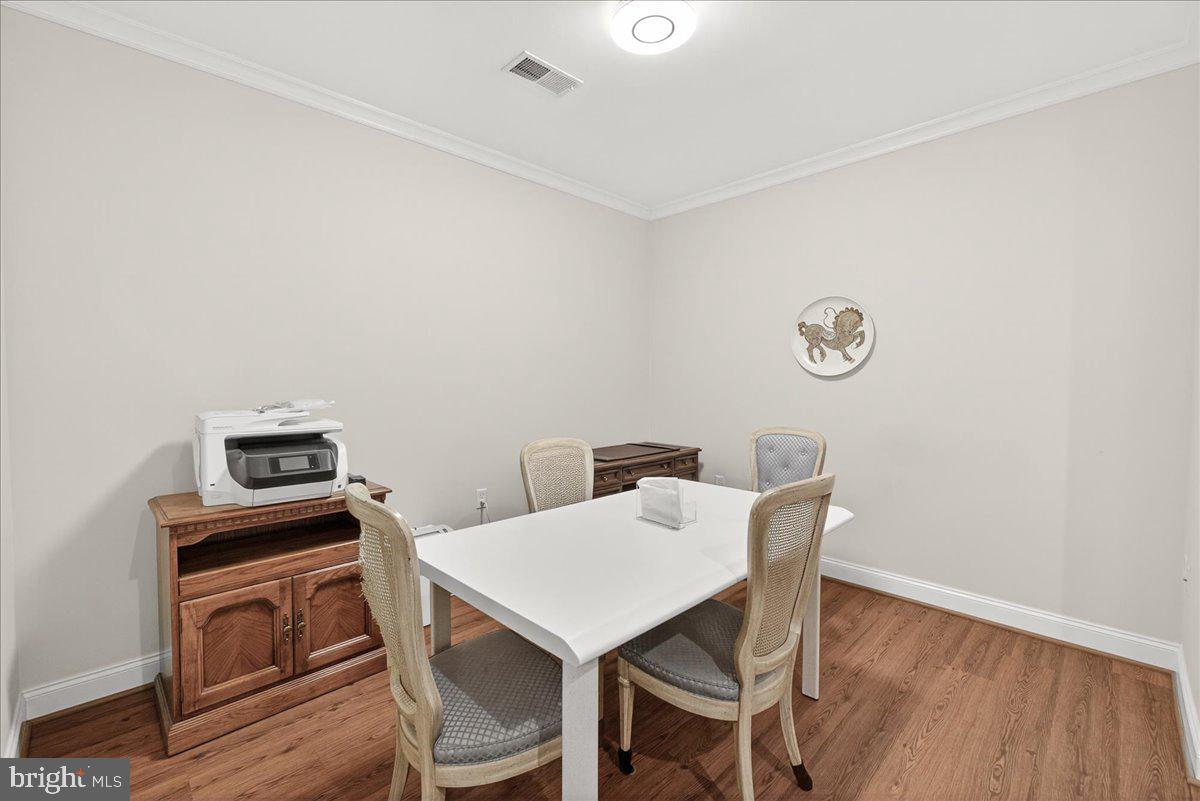 2500 Waterside Dr #103 Property Photo 13