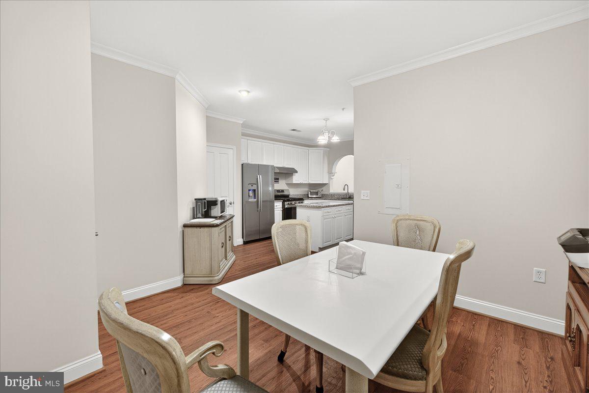 2500 Waterside Dr #103 Property Photo 14